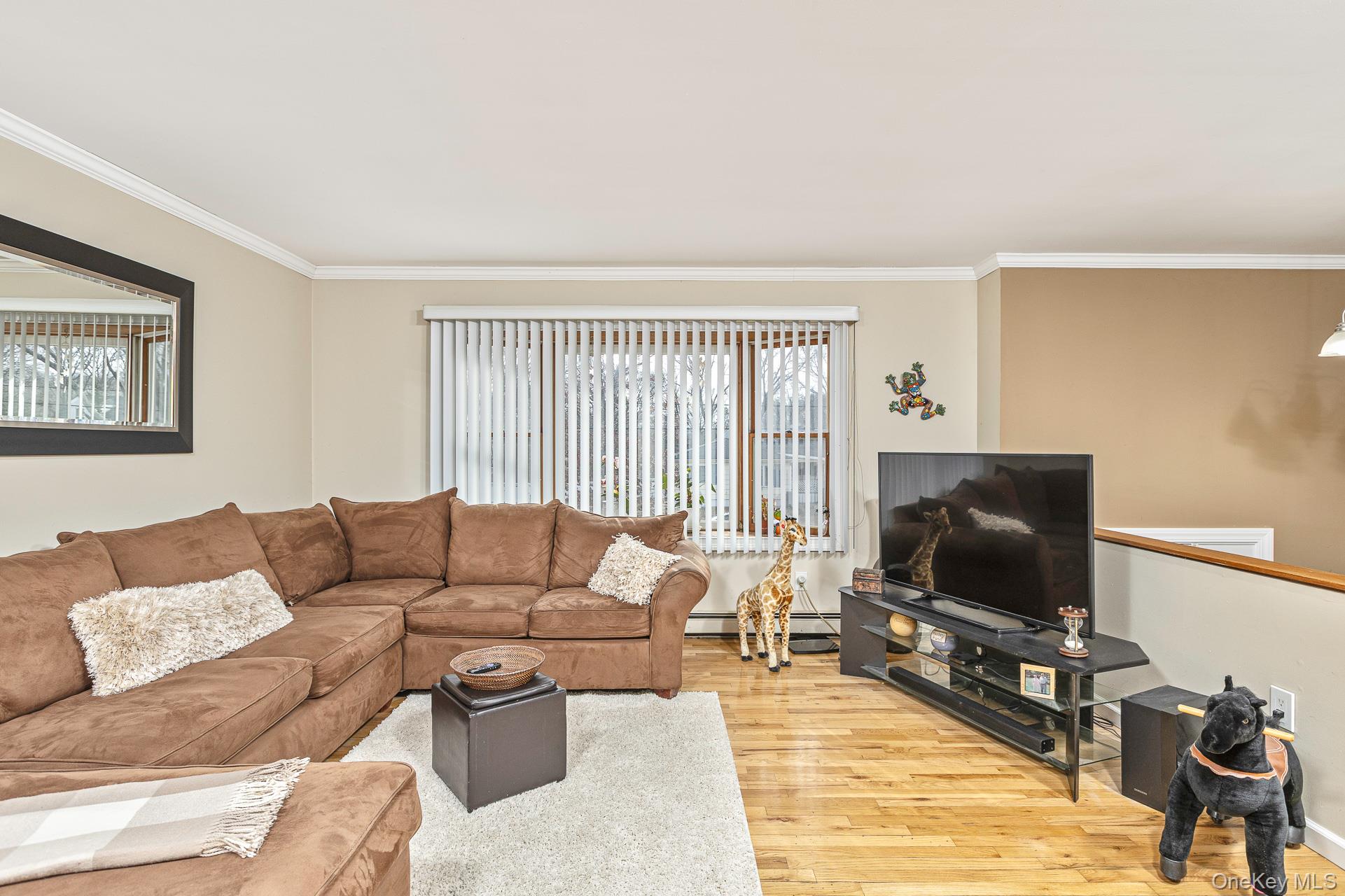 #4 photo, 191 Hawthorne Street, সাফোক কাউন্টি Mastic , NY 11950