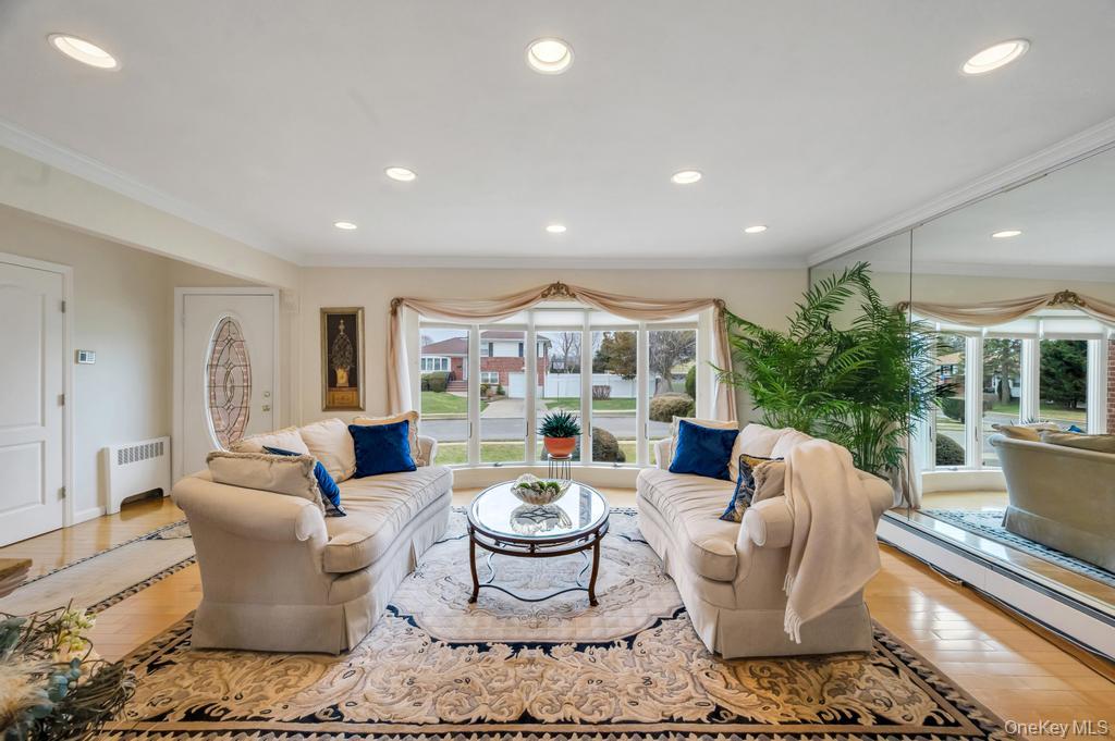 #10 photo, 4 Brooks Street, Hicksville , NY 11801