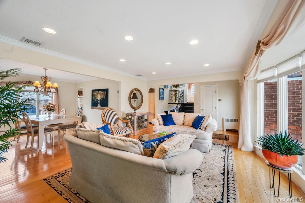 #11 photo, 4 Brooks Street, Hicksville , NY 11801