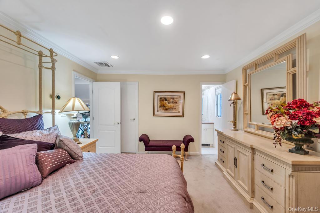 #15 photo, 4 Brooks Street, Hicksville , NY 11801