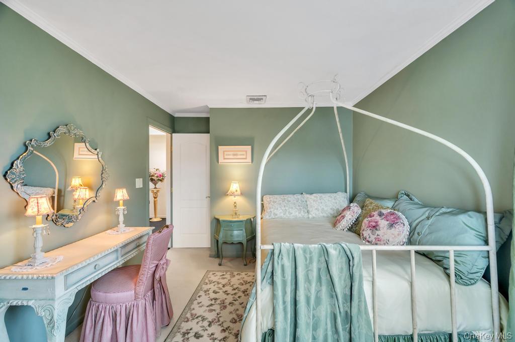 #19 photo, 4 Brooks Street, Hicksville , NY 11801