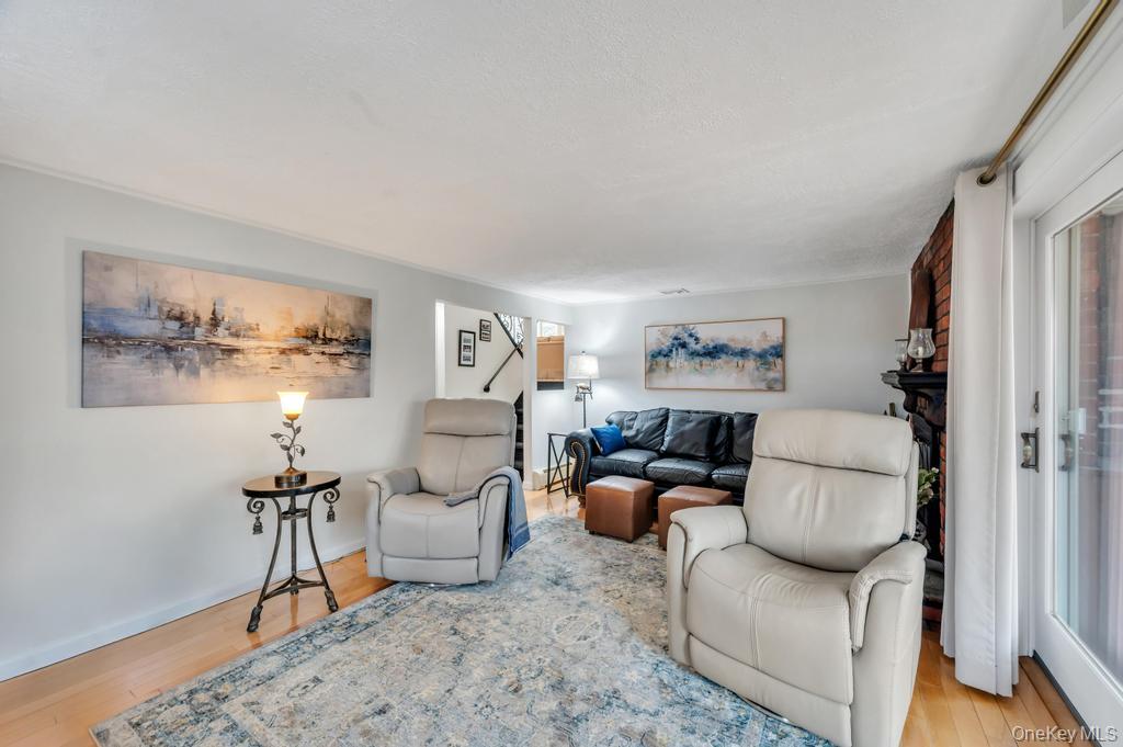 #20 photo, 4 Brooks Street, Hicksville , NY 11801