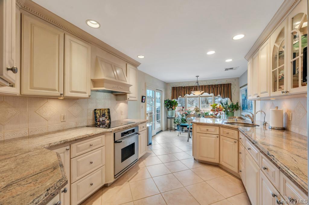 #3 photo, 4 Brooks Street, Hicksville , NY 11801