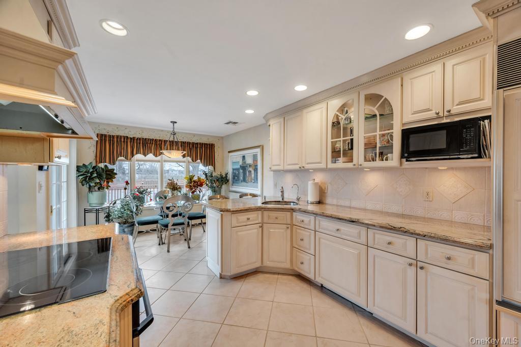 #4 photo, 4 Brooks Street, Hicksville , NY 11801