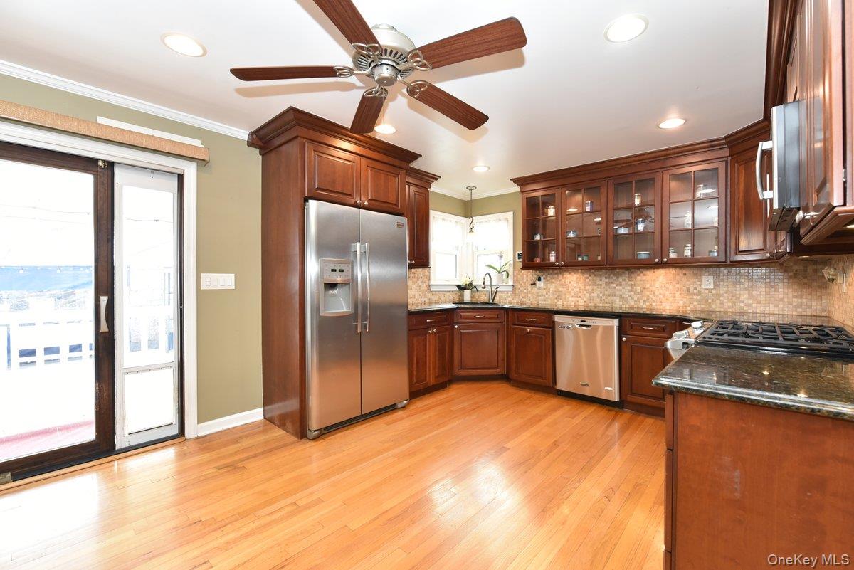 #7 photo, 105 Dow Avenue, 롱 아일랜드 Mineola , NY 11501