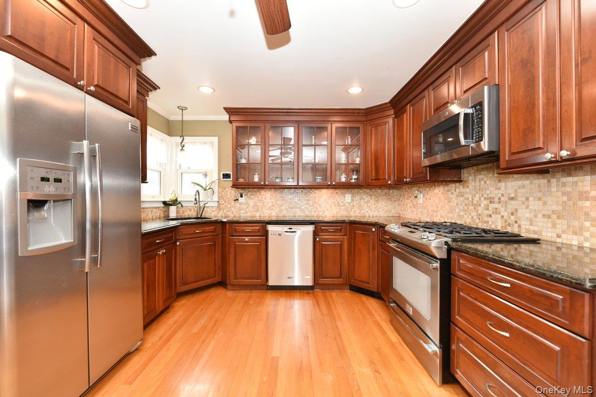 #8 photo, 105 Dow Avenue, 롱 아일랜드 Mineola , NY 11501