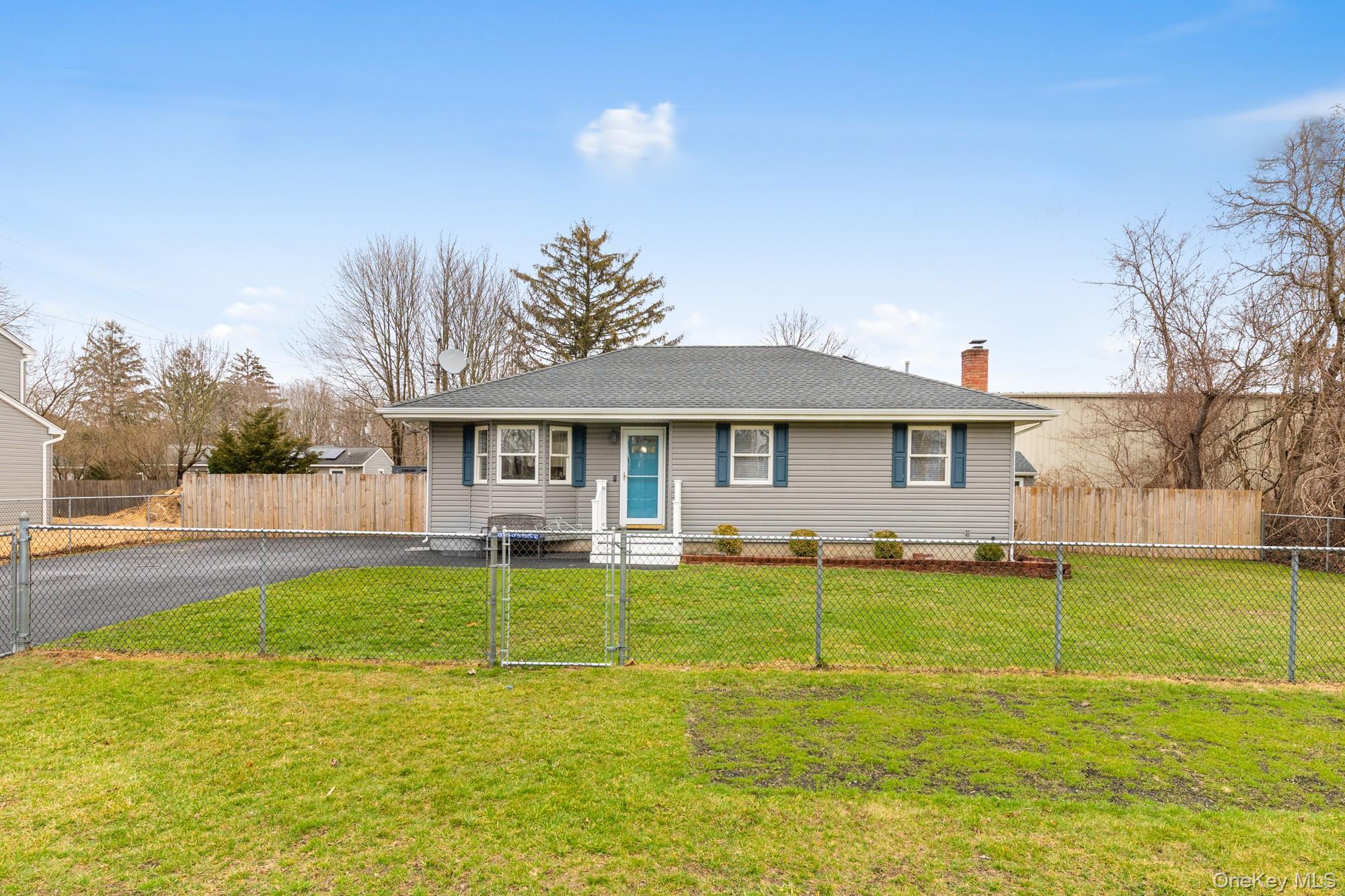 #1 photo, 425 Macdonald Avenue, 롱 아일랜드 Bellport , NY 11713