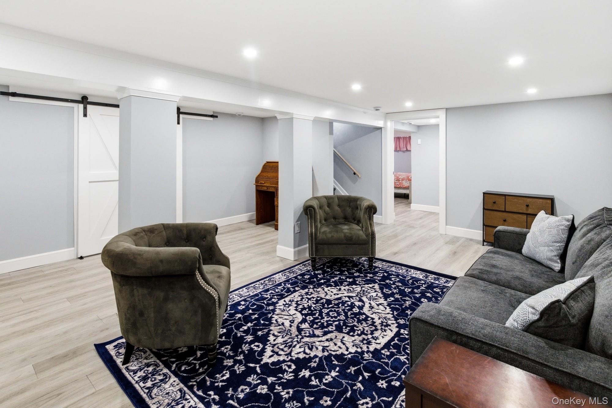 #17 photo, 425 Macdonald Avenue, 롱 아일랜드 Bellport , NY 11713