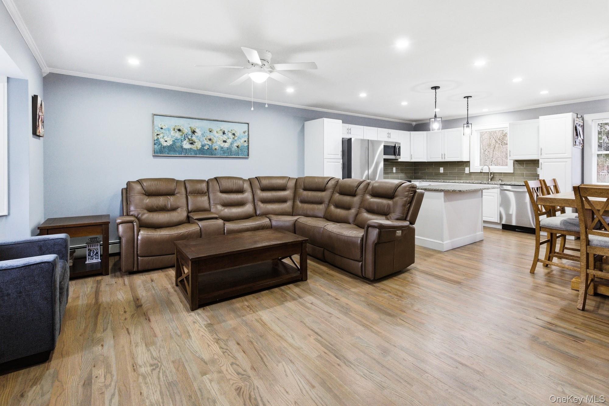 #5 photo, 425 Macdonald Avenue, 롱 아일랜드 Bellport , NY 11713