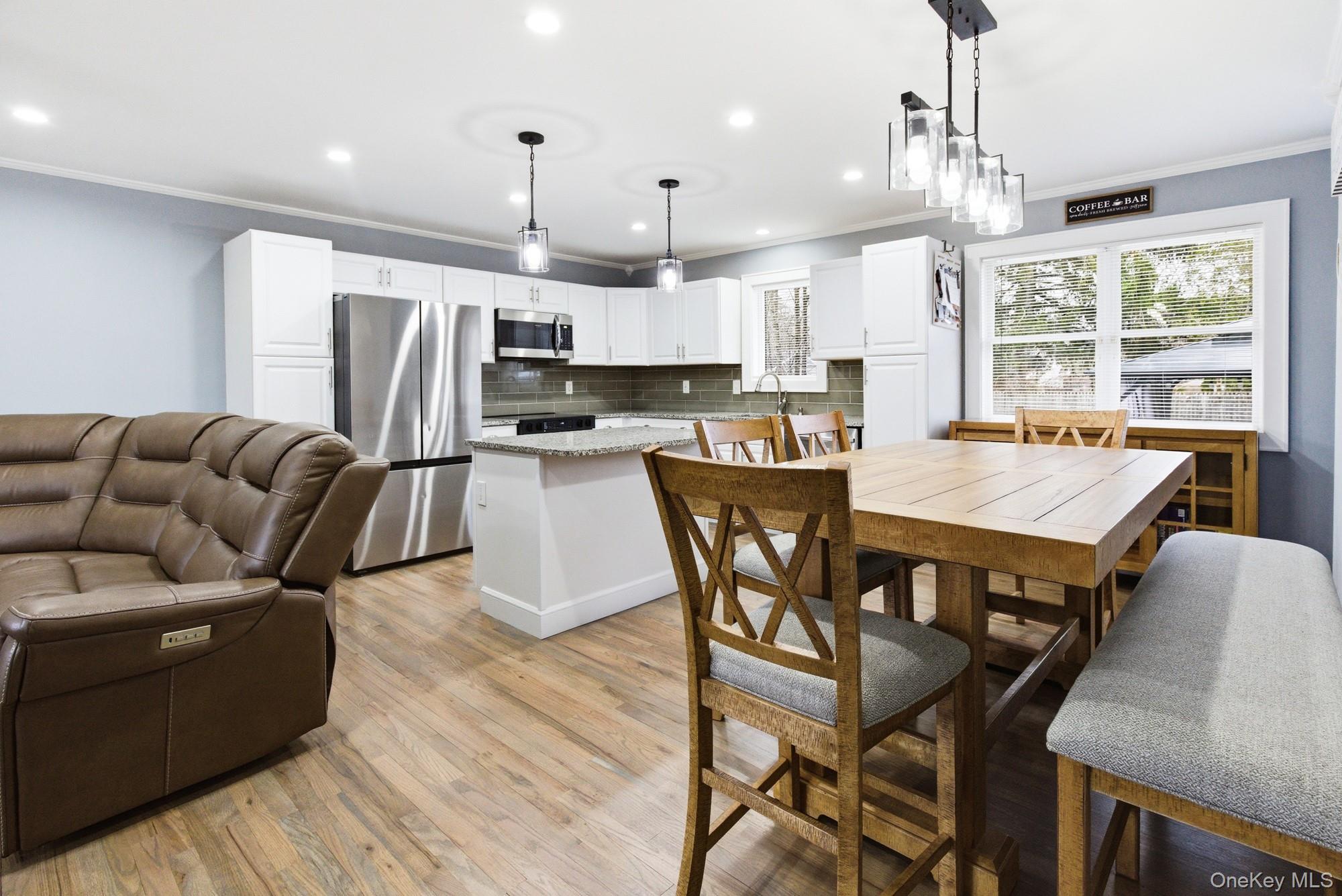 #8 photo, 425 Macdonald Avenue, 롱 아일랜드 Bellport , NY 11713