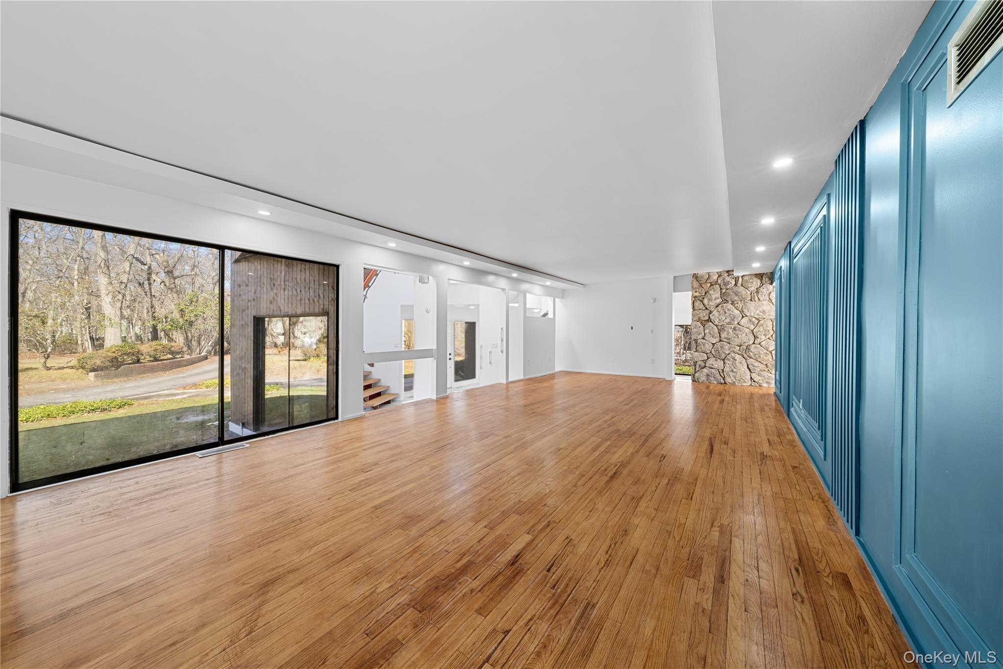 #12 photo, 12 Lost Meadow Lane, সাফোক কাউন্টি Port Jefferson , NY 11777