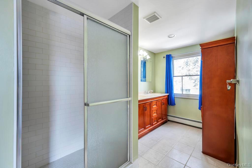 #16 photo, 46 Walter Avenue, নাসাউ কাউন্টি Hicksville , NY 11801