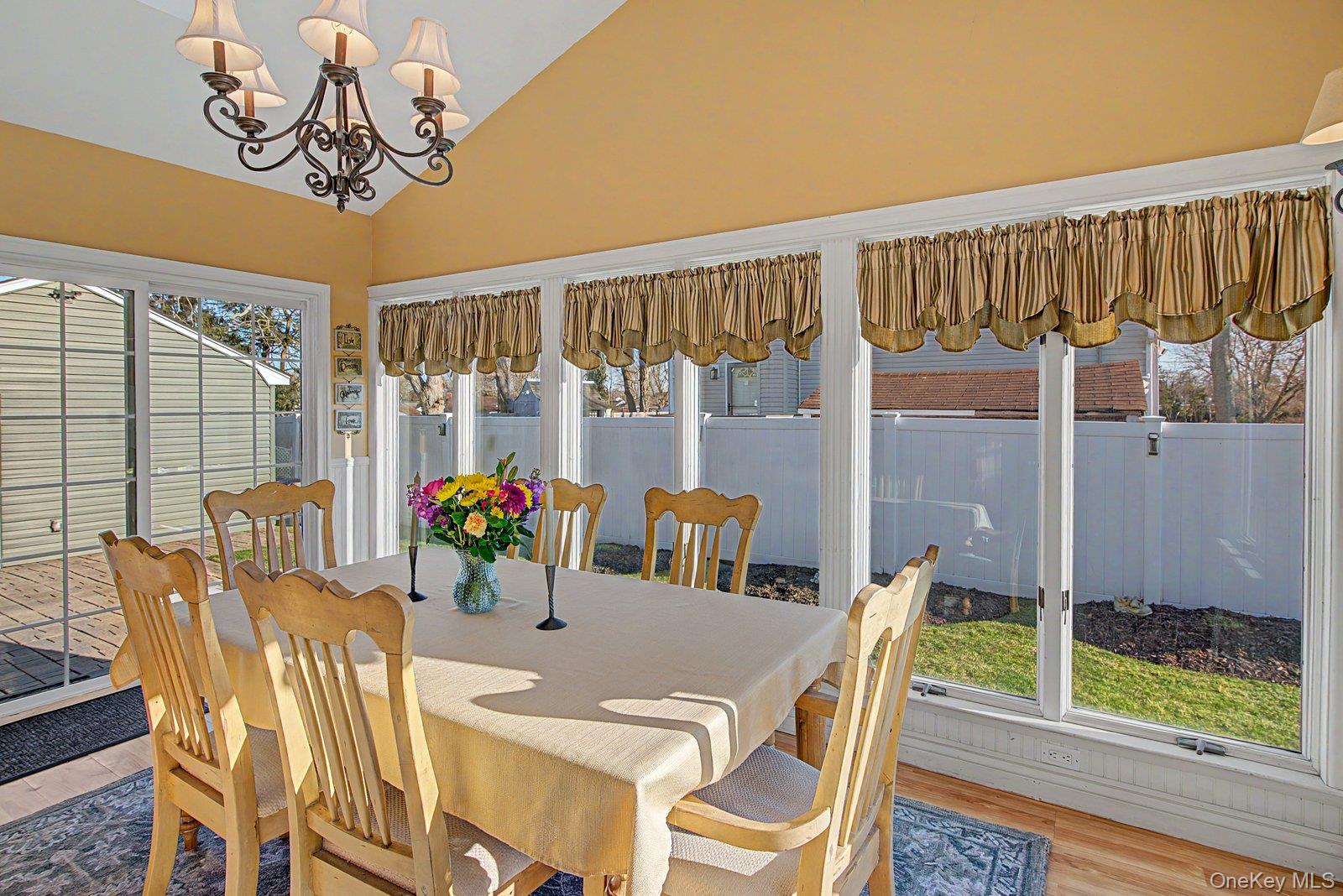 #12 photo, 72 Harris Street, 롱 아일랜드 Patchogue , NY 11772