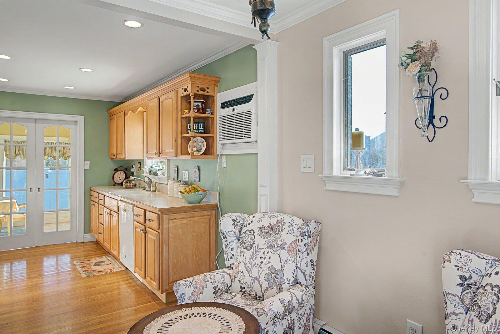 #8 photo, 72 Harris Street, 롱 아일랜드 Patchogue , NY 11772