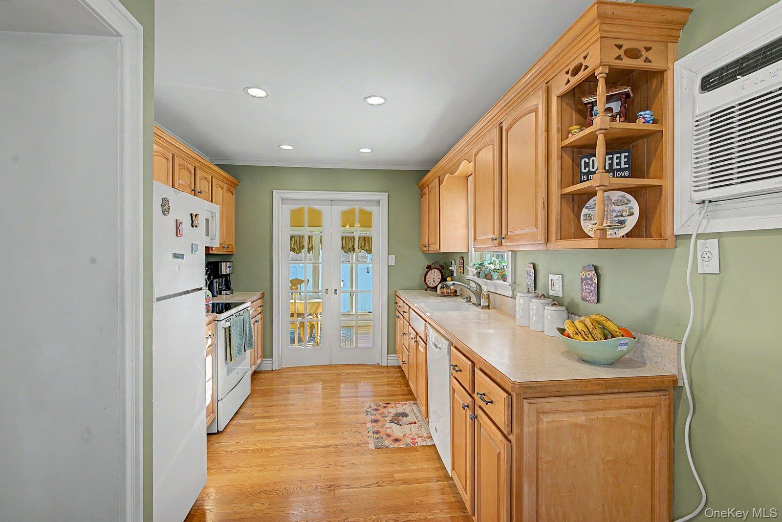 #9 photo, 72 Harris Street, 롱 아일랜드 Patchogue , NY 11772