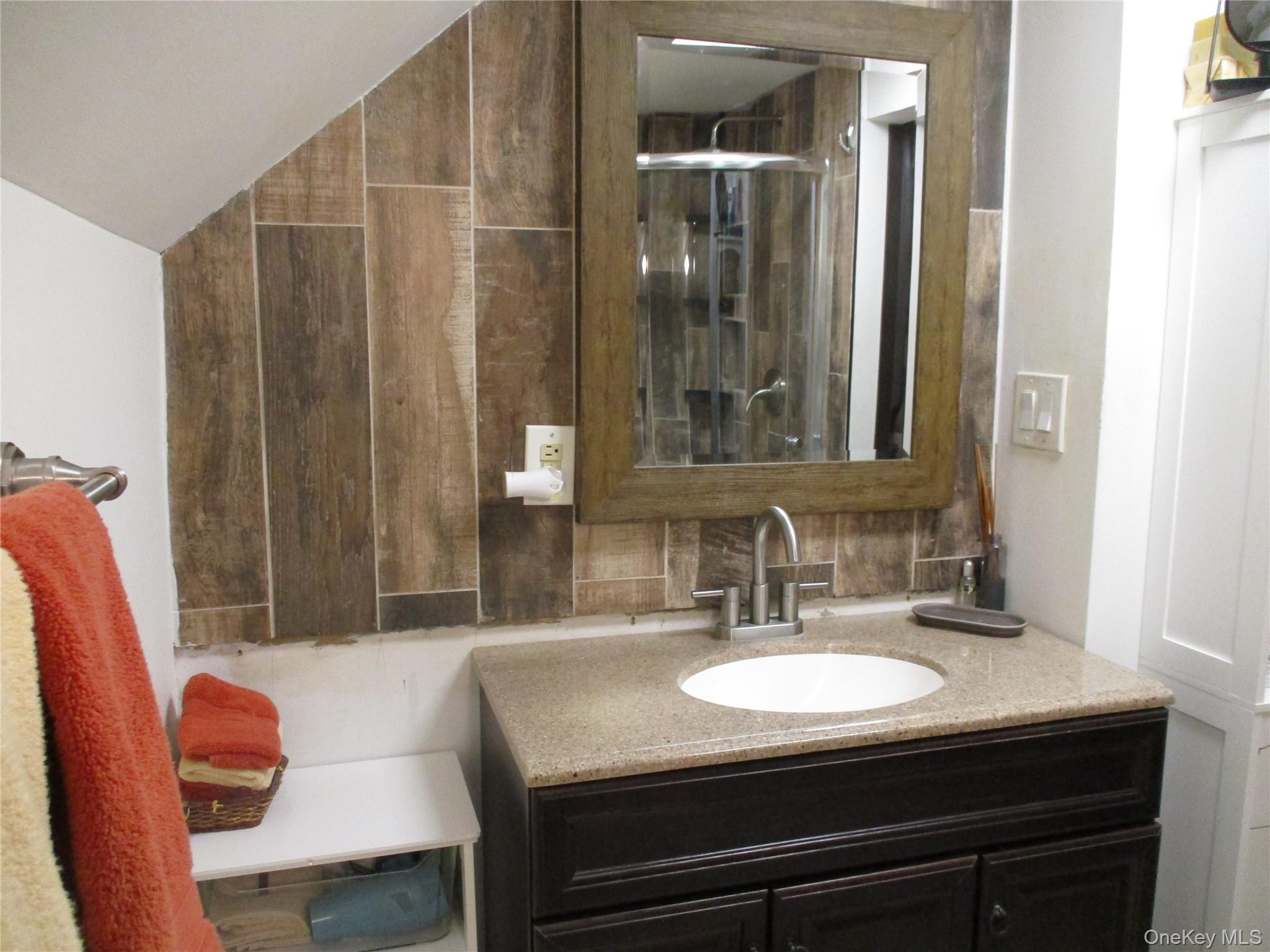 #16 photo, 39 Split Cedar Drive, সাফোক কাউন্টি Islandia , NY 11749