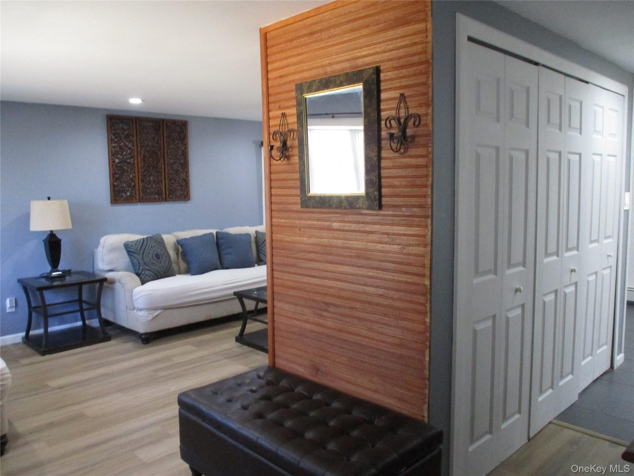 #4 photo, 39 Split Cedar Drive, সাফোক কাউন্টি Islandia , NY 11749