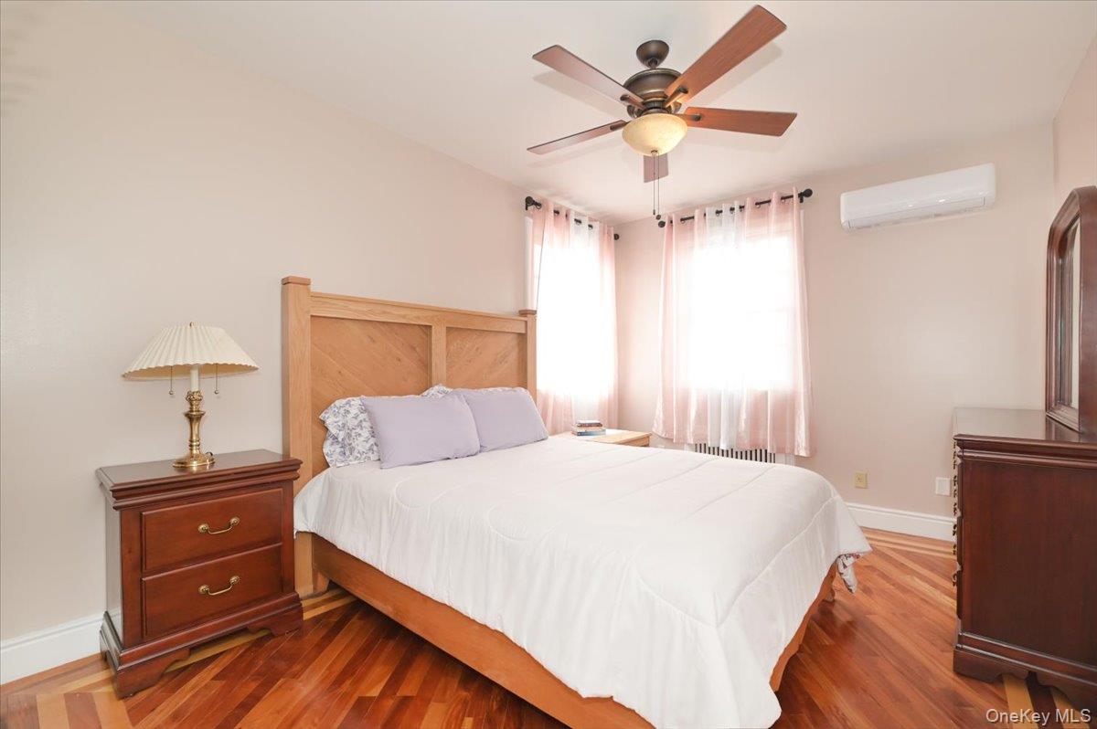 #15 photo, 10-11 Bay 24th Street, কুইন্‌স Far Rockaway , NY 11691