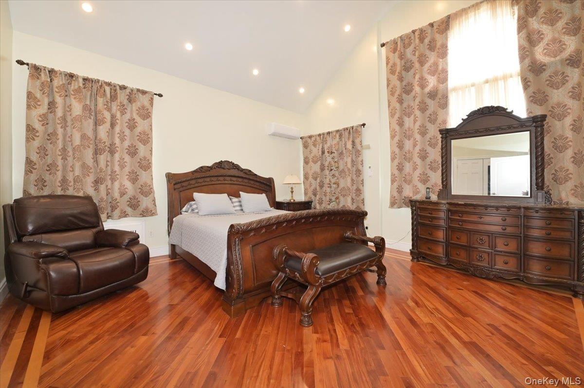 #17 photo, 10-11 Bay 24th Street, কুইন্‌স Far Rockaway , NY 11691