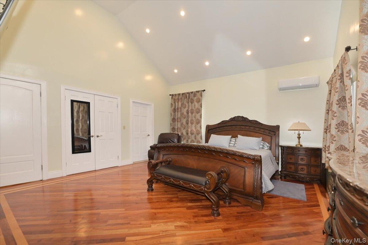 #18 photo, 10-11 Bay 24th Street, কুইন্‌স Far Rockaway , NY 11691