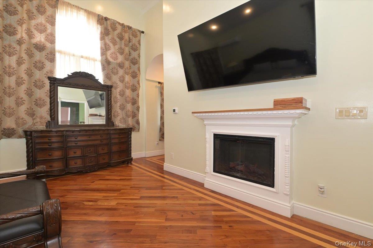 #19 photo, 10-11 Bay 24th Street, কুইন্‌স Far Rockaway , NY 11691