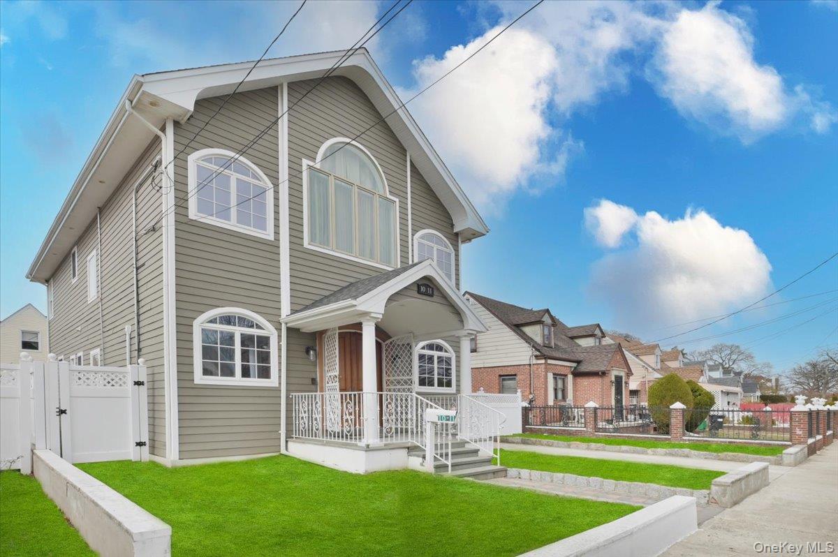 #2 photo, 10-11 Bay 24th Street, কুইন্‌স Far Rockaway , NY 11691