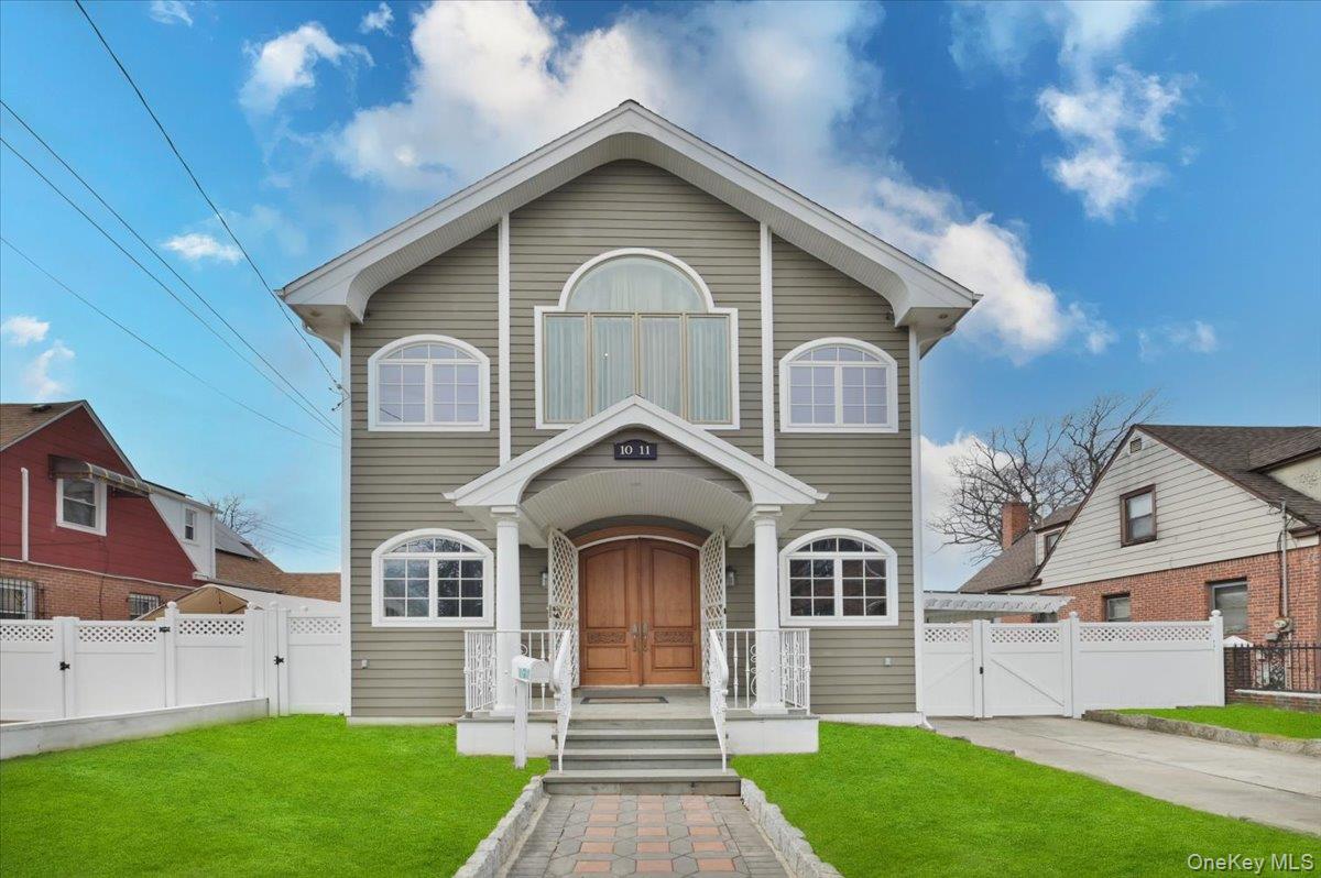 #3 photo, 10-11 Bay 24th Street, কুইন্‌স Far Rockaway , NY 11691