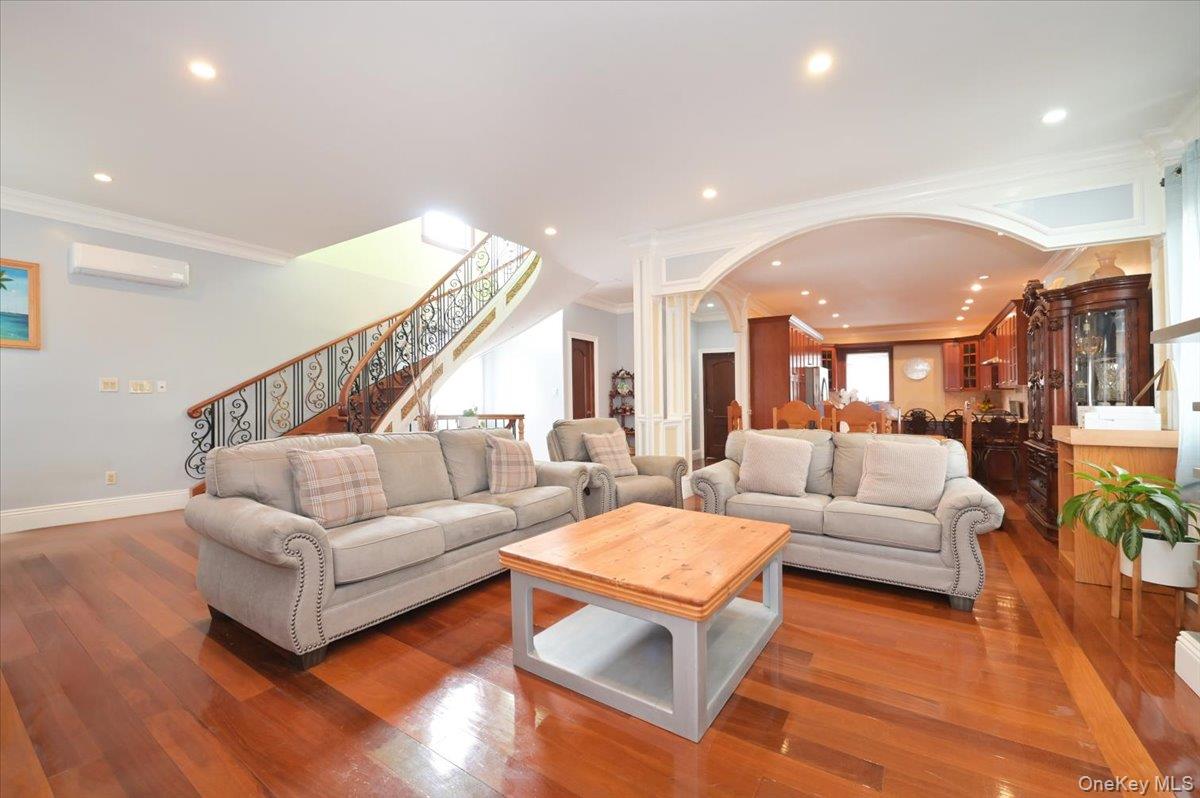 #4 photo, 10-11 Bay 24th Street, কুইন্‌স Far Rockaway , NY 11691