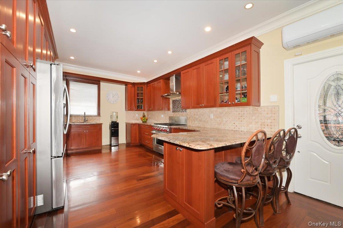 #9 photo, 10-11 Bay 24th Street, কুইন্‌স Far Rockaway , NY 11691