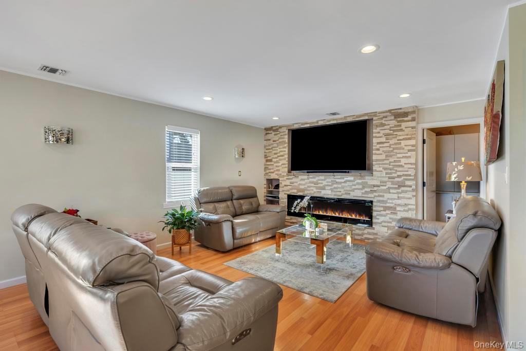 #11 photo, 4312 Ava Road, নাসাউ কাউন্টি Bethpage , NY 11714