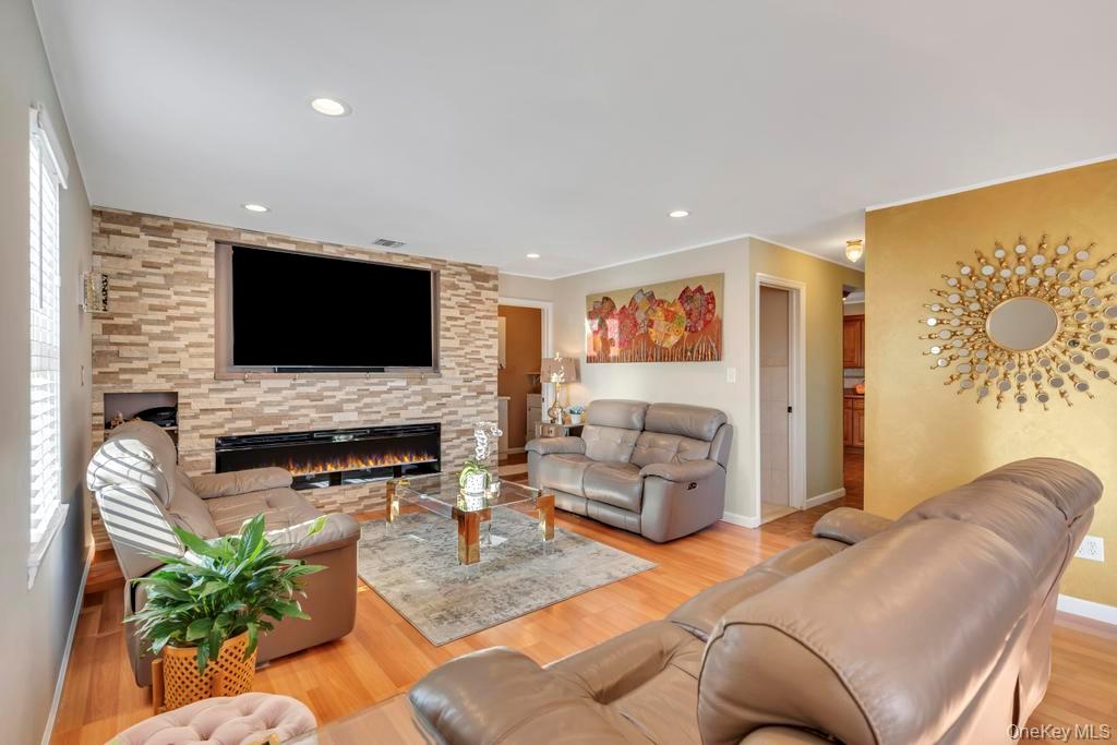 #13 photo, 4312 Ava Road, নাসাউ কাউন্টি Bethpage , NY 11714