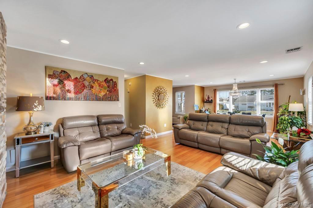 #15 photo, 4312 Ava Road, নাসাউ কাউন্টি Bethpage , NY 11714