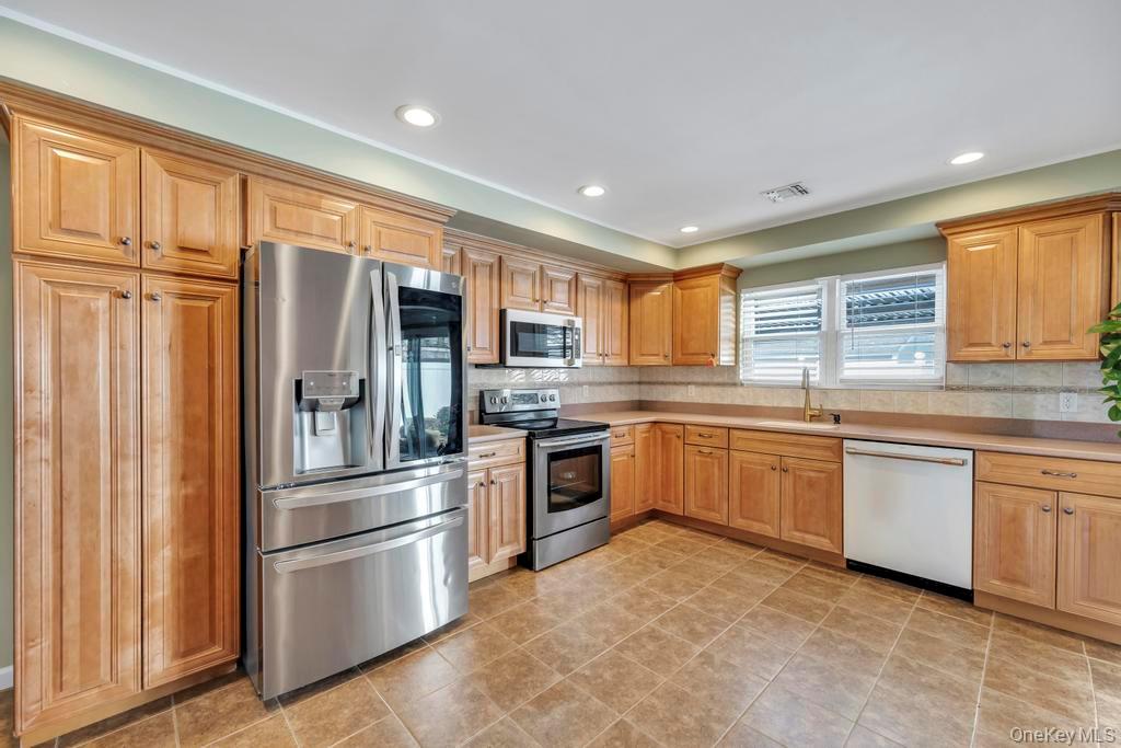 #3 photo, 4312 Ava Road, নাসাউ কাউন্টি Bethpage , NY 11714