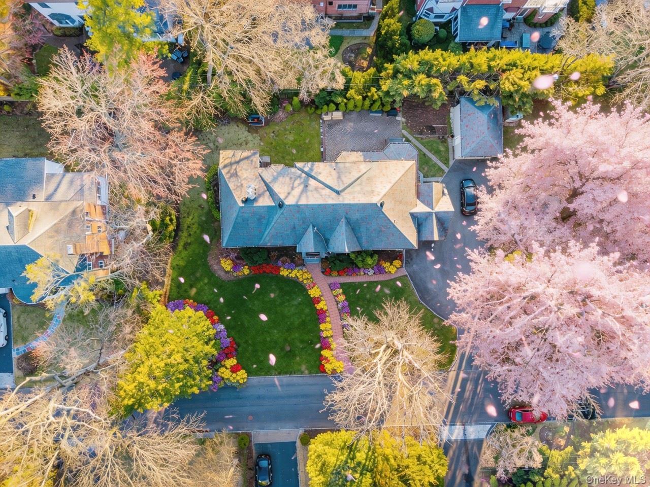 #15 photo, 18 Robin Way, Great Neck , NY 11021