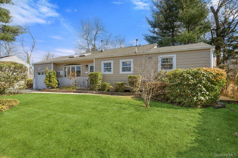 #1 photo, 34 Foxwood Drive, সাফোক কাউন্টি Huntington Station , NY 11746