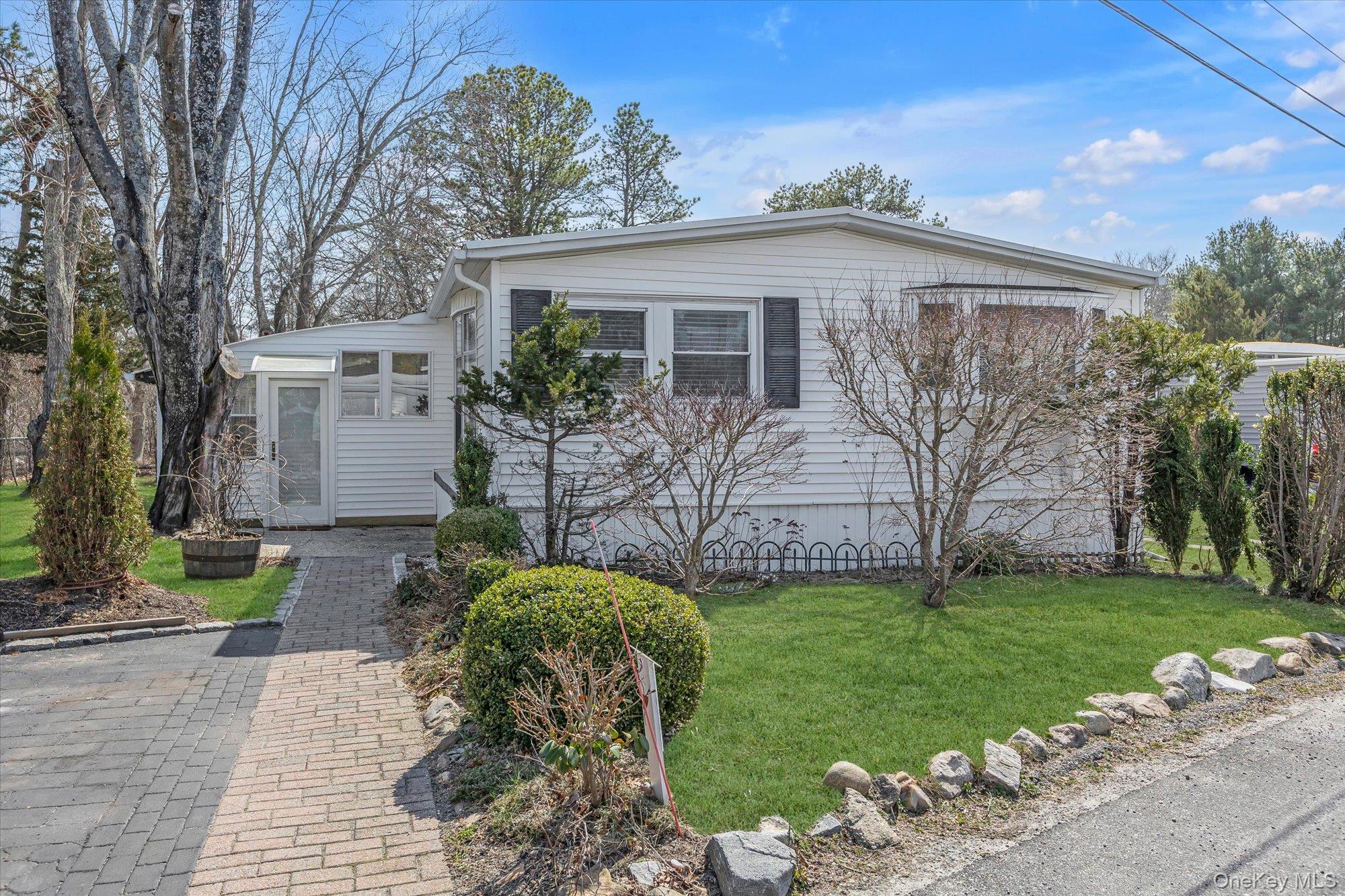 #1 photo, 74 Maple St, East Quogue , NY 11942