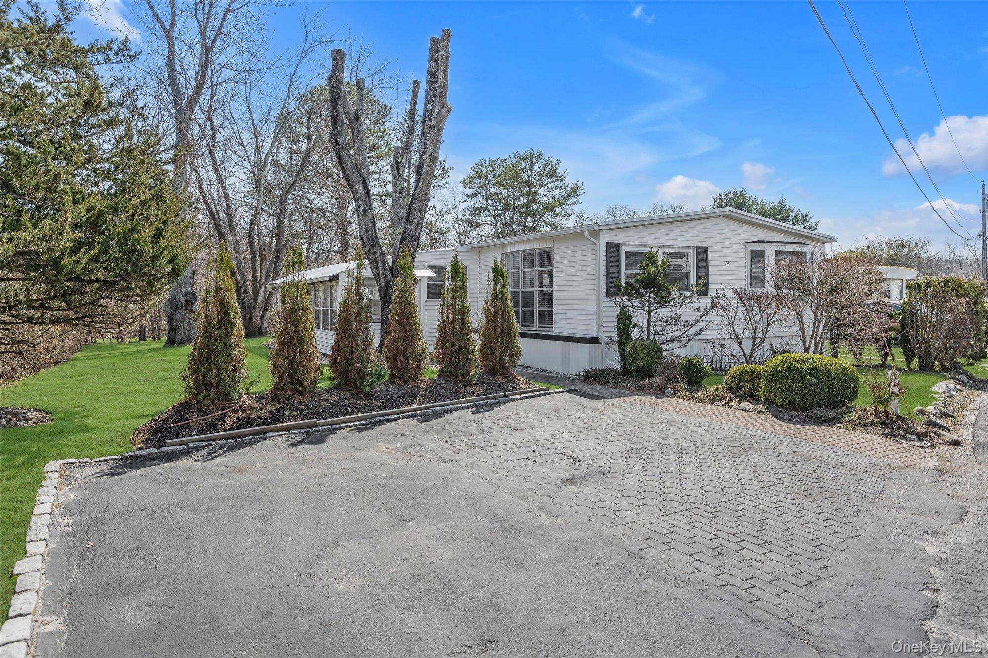 #18 photo, 74 Maple St, East Quogue , NY 11942