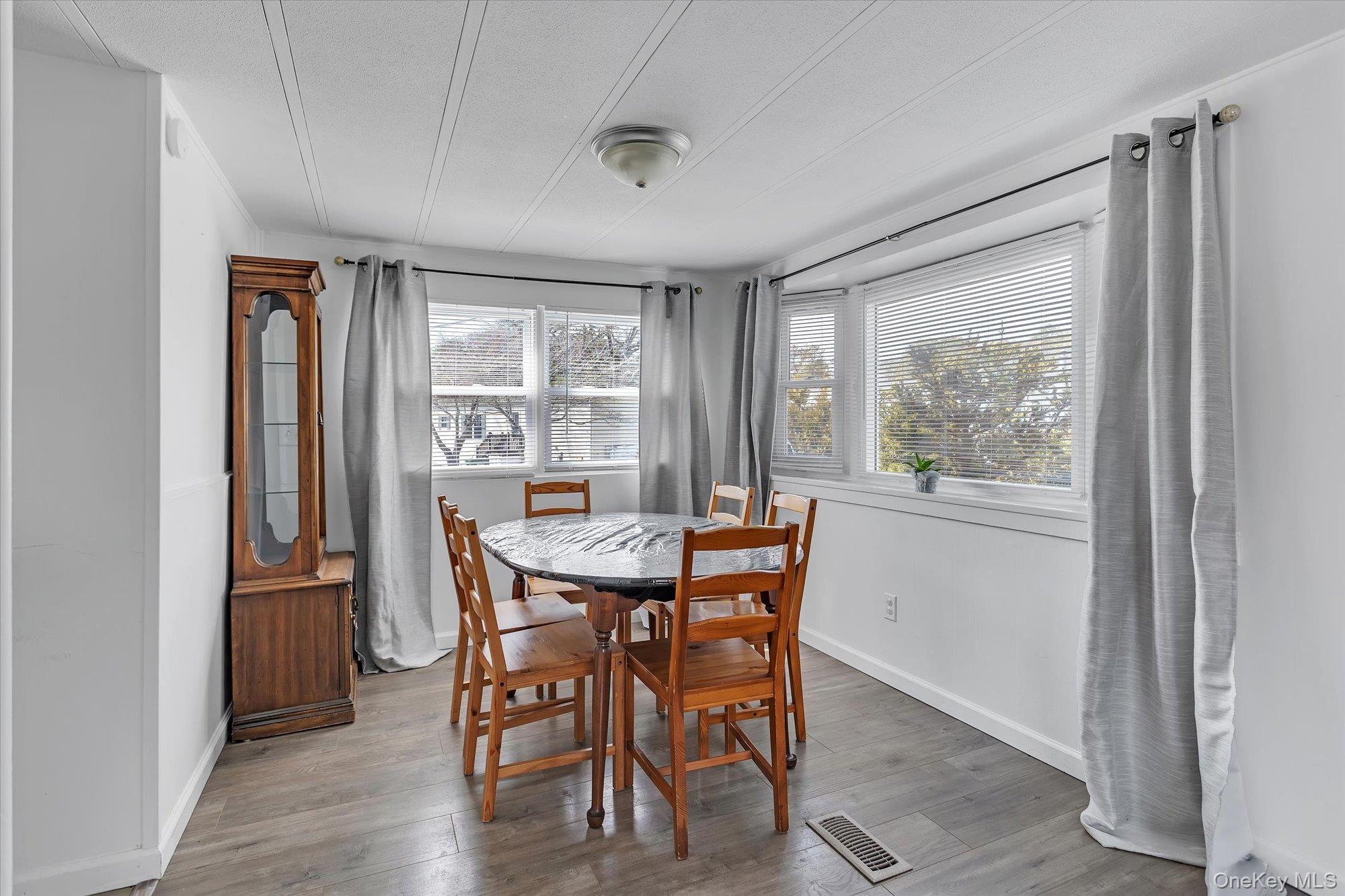 #4 photo, 74 Maple St, East Quogue , NY 11942