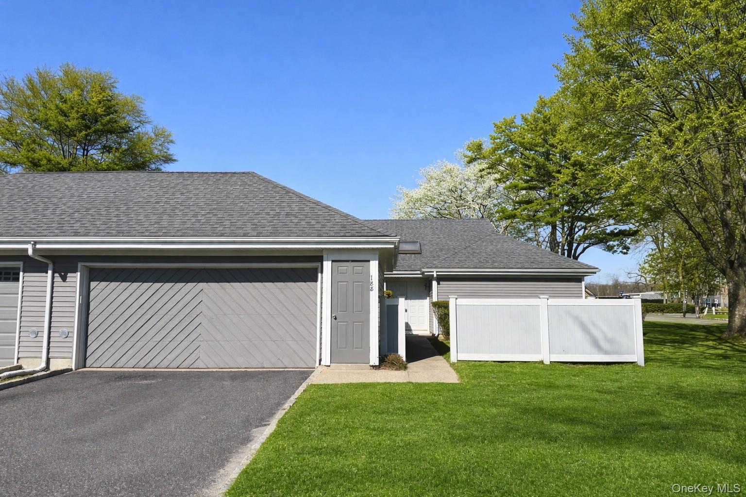 #1 photo, 188 River Drive, সাফোক কাউন্টি Moriches , NY 11955