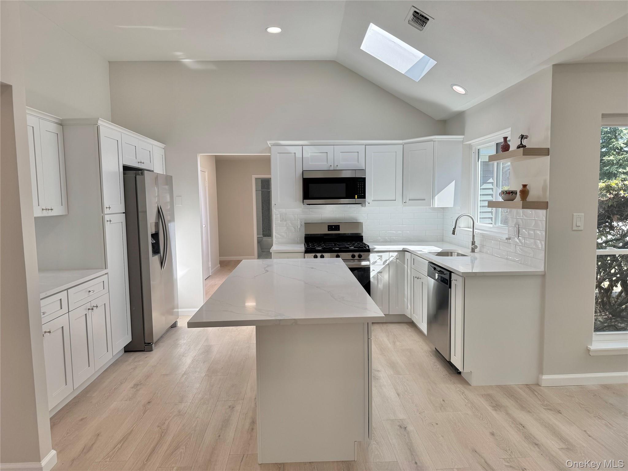 #5 photo, 188 River Drive, সাফোক কাউন্টি Moriches , NY 11955