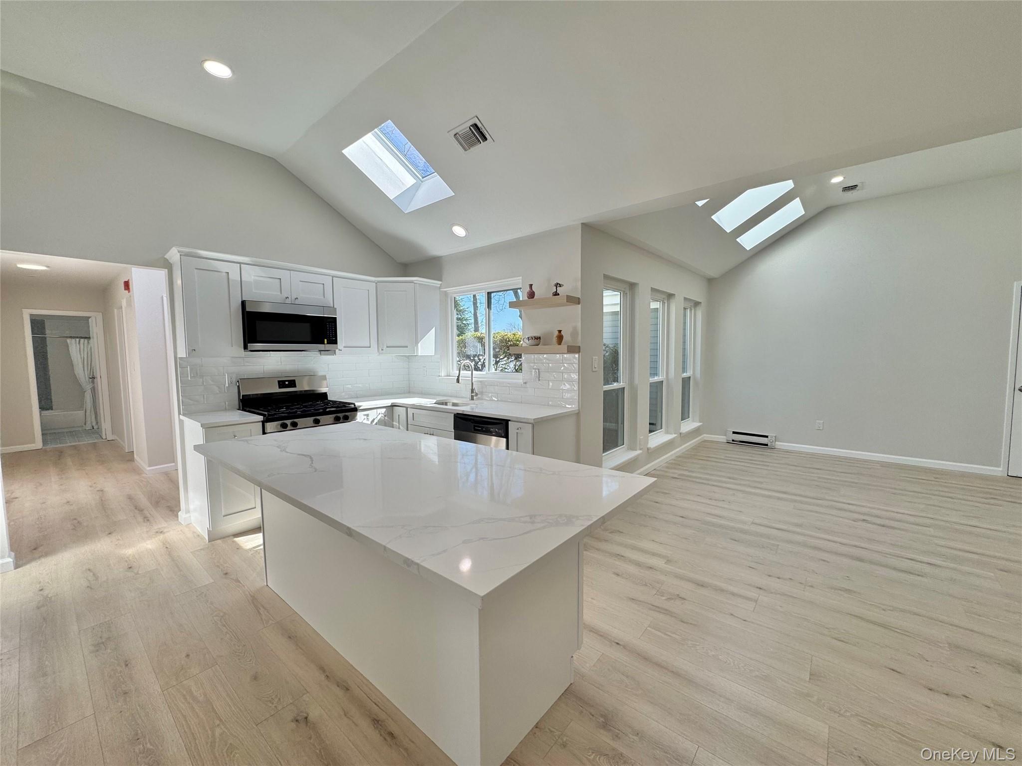 #6 photo, 188 River Drive, সাফোক কাউন্টি Moriches , NY 11955