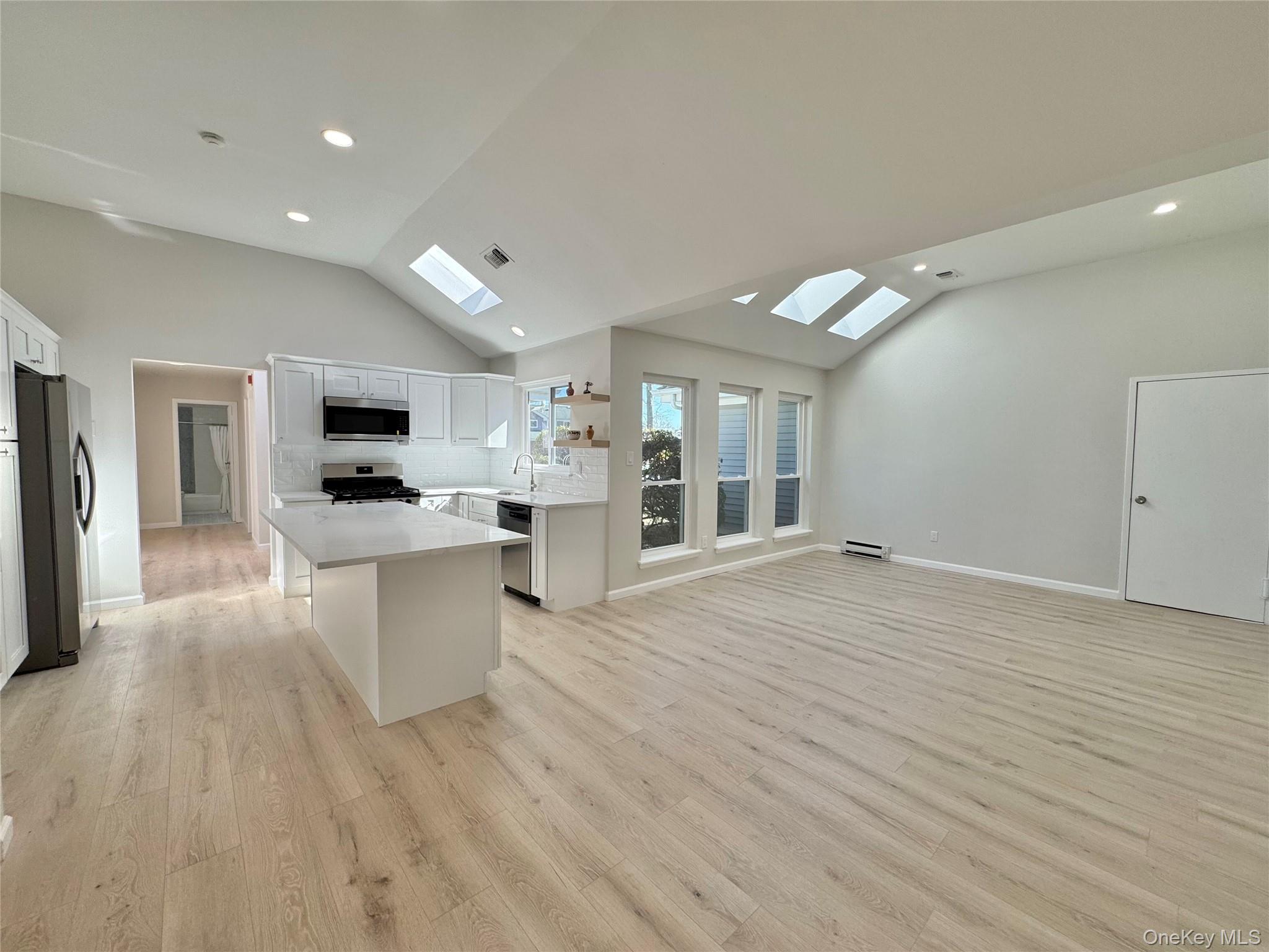 #7 photo, 188 River Drive, সাফোক কাউন্টি Moriches , NY 11955