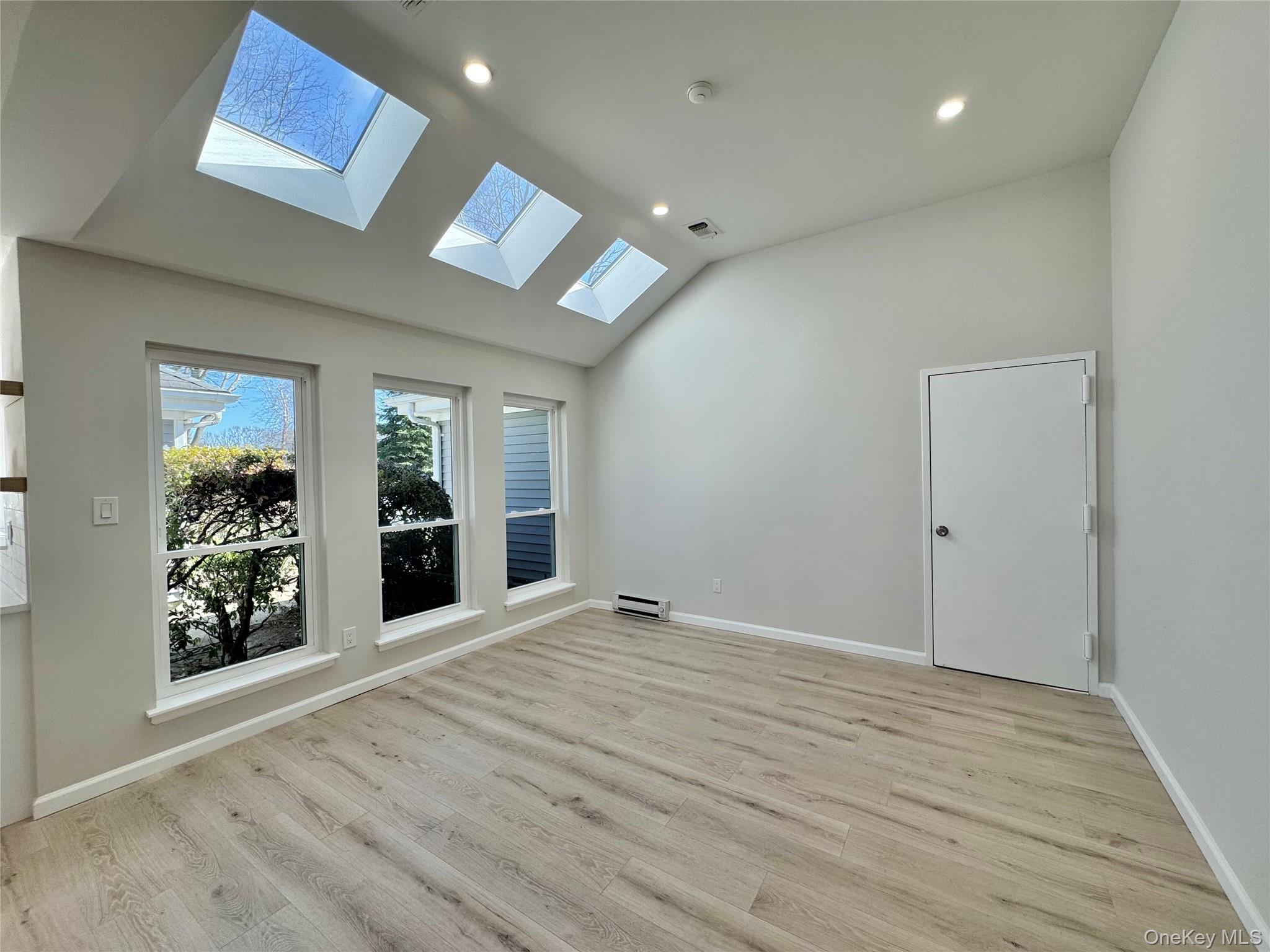 #8 photo, 188 River Drive, সাফোক কাউন্টি Moriches , NY 11955