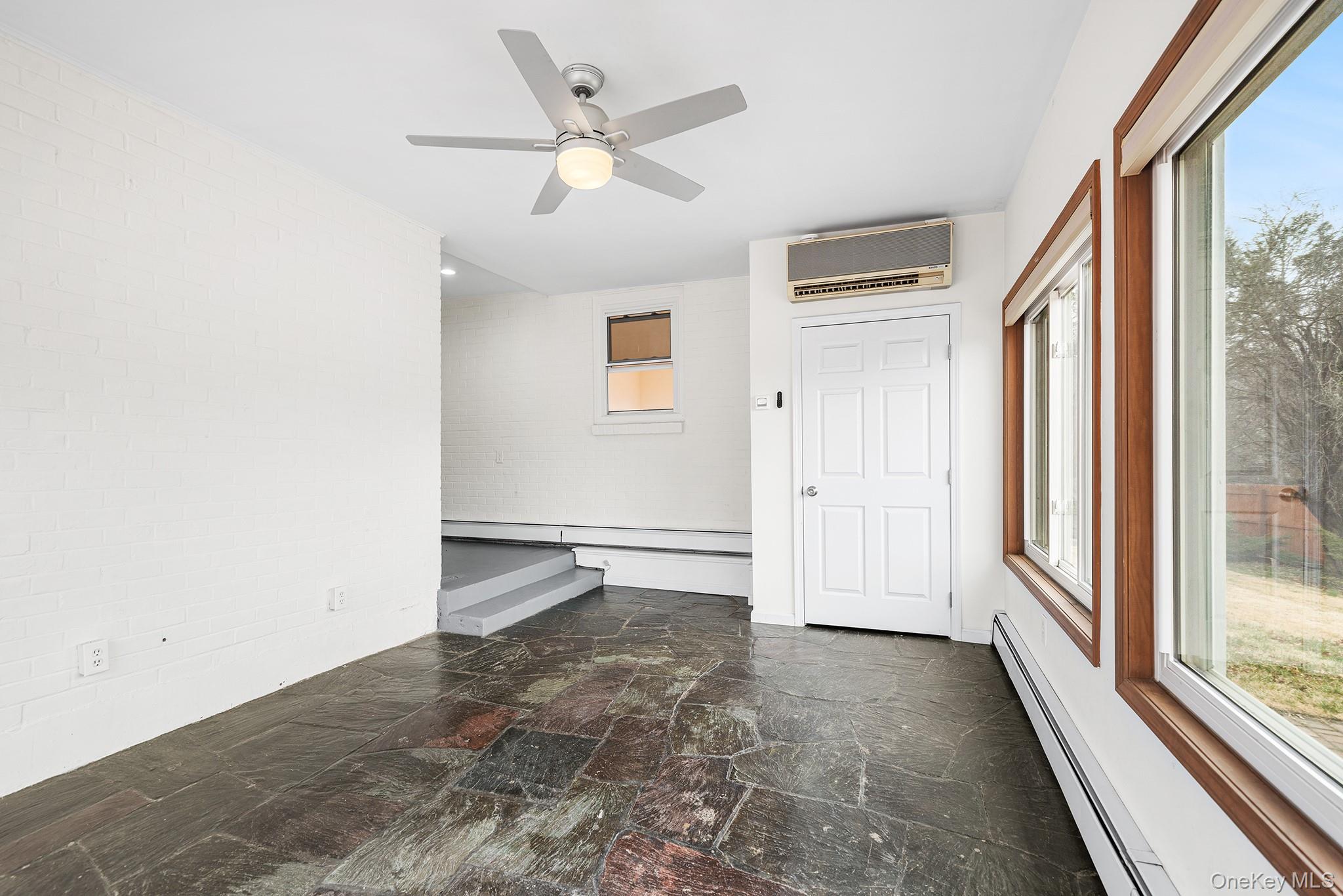 #5 photo, 9 Sunrise Terrace, Newburgh , NY 12553