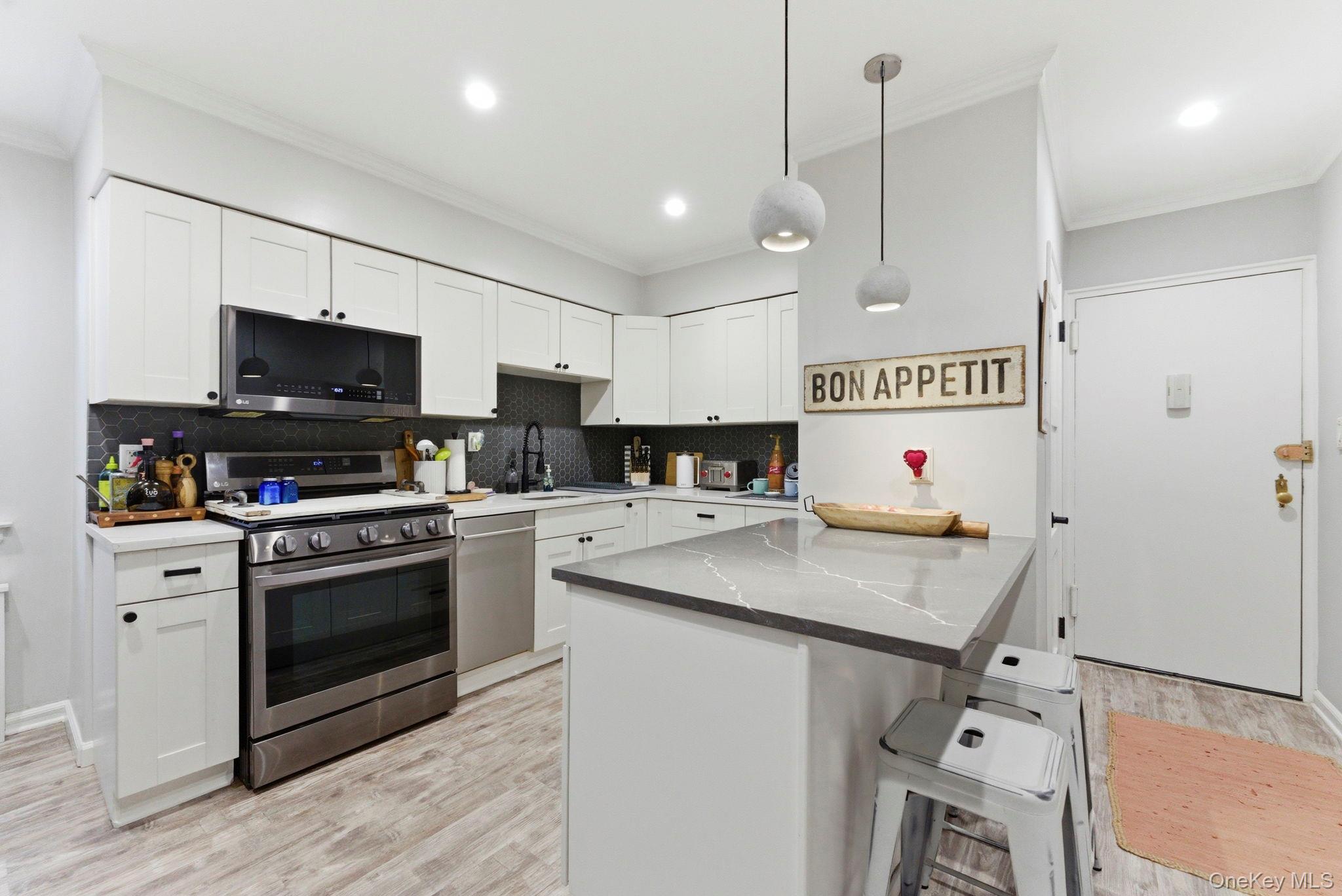 #3 photo, 2 Bryant Crescent, White Plains , NY 10605