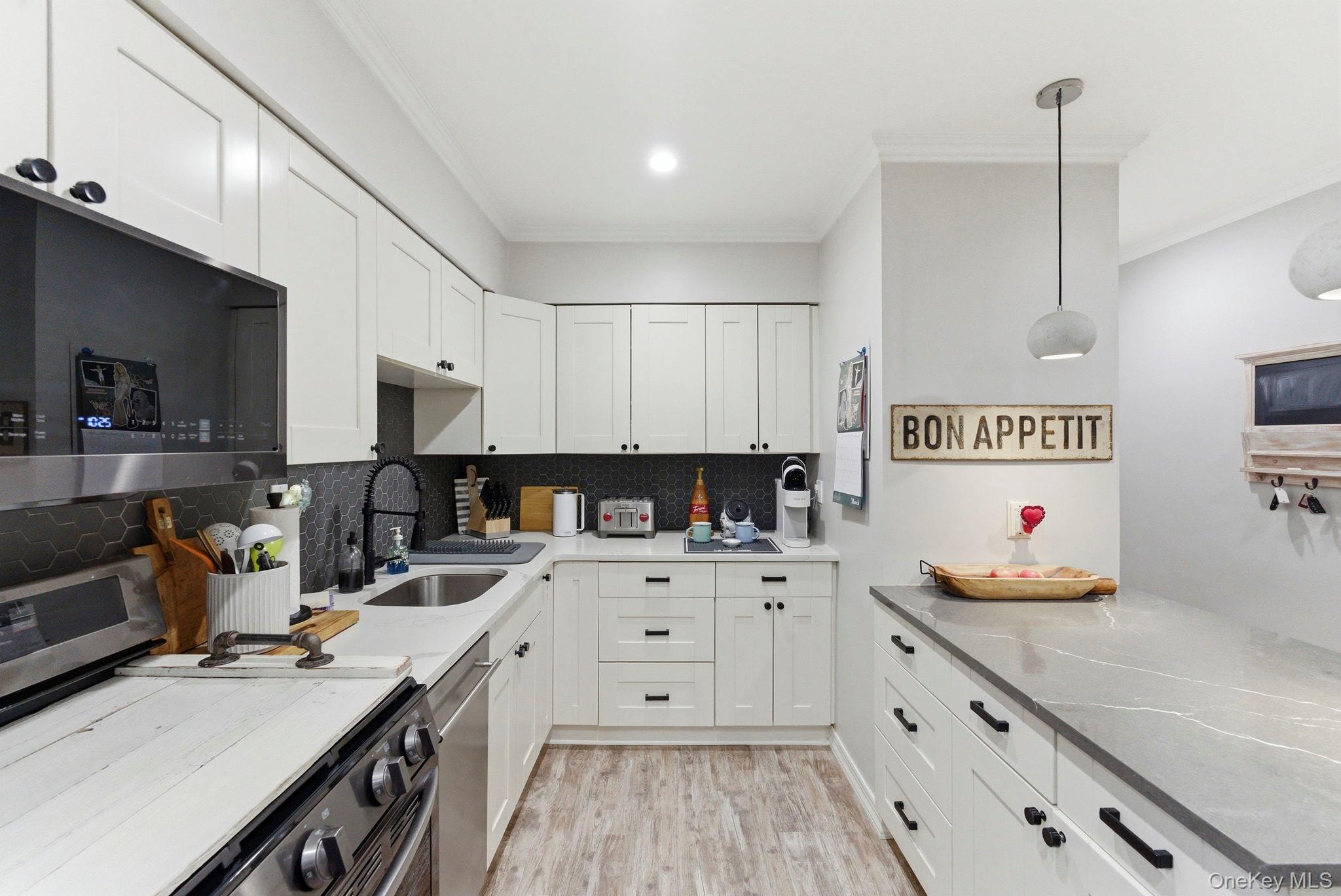 #5 photo, 2 Bryant Crescent, White Plains , NY 10605