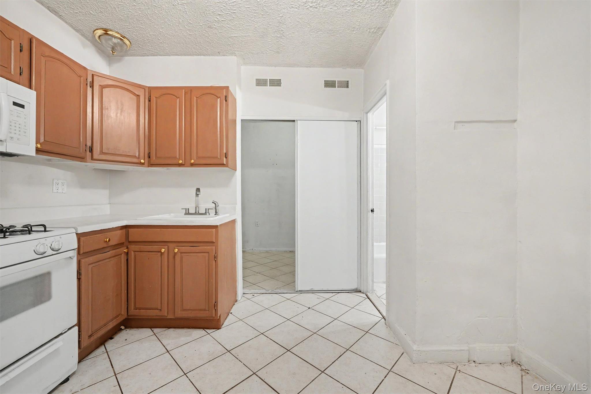 #14 photo, 2190 boston Road, ব্রঙ্কস Bronx , NY 10462