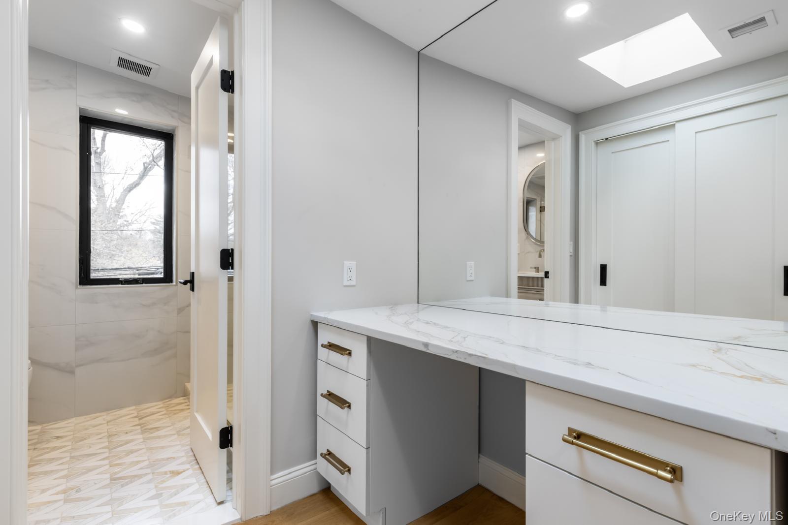 #11 photo, 120 Baker Hill Road, Нассау ‖ Great Neck , NY 11023