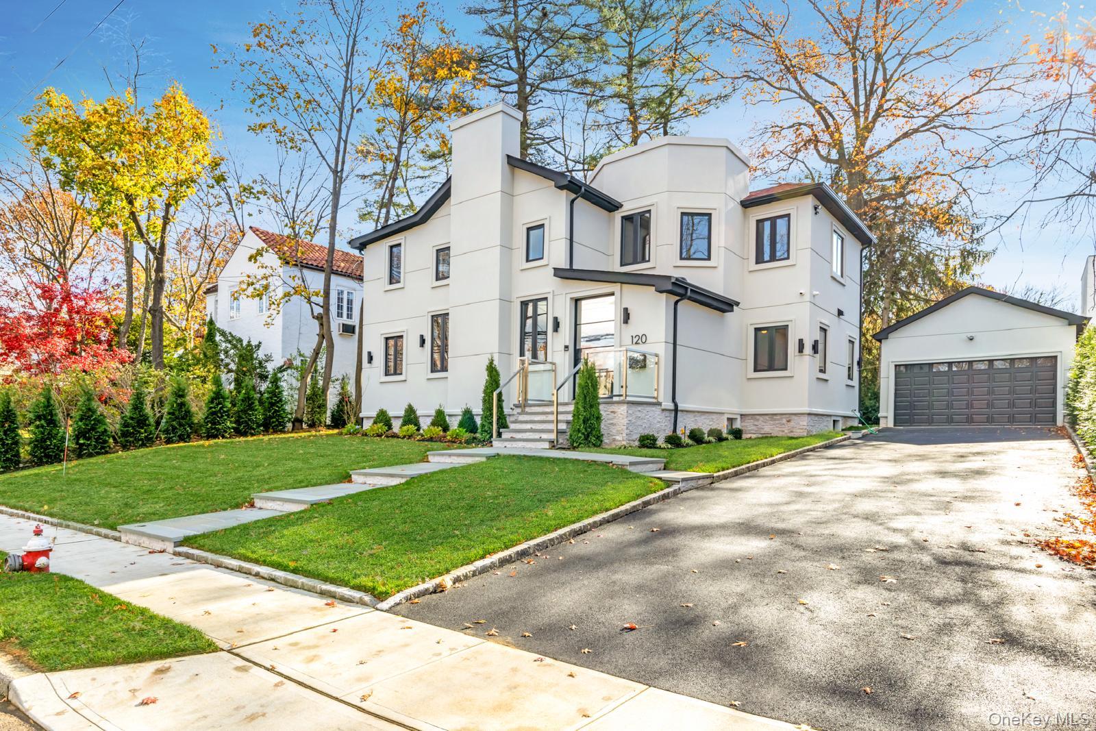 #2 photo, 120 Baker Hill Road, Нассау ‖ Great Neck , NY 11023