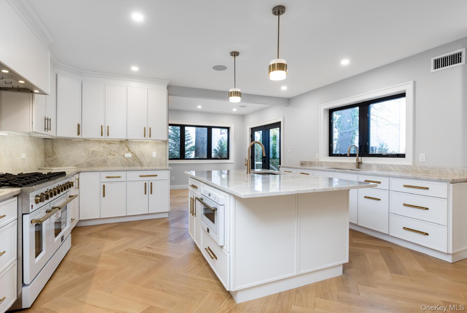 #7 photo, 120 Baker Hill Road, Нассау ‖ Great Neck , NY 11023